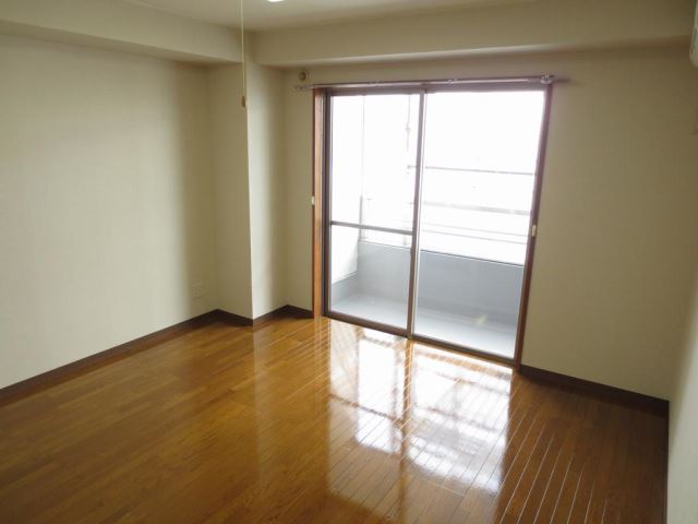 居室・リビング　※７０１号室の写真です