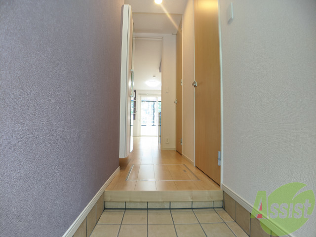 玄関　玄関でございます。毎日の出入りはこちらから。