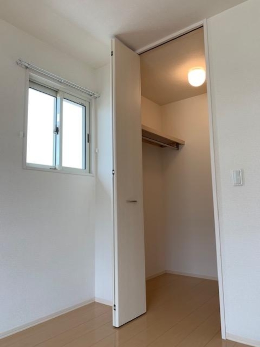 収納　ウォークインクローゼットなので収納豊富です★