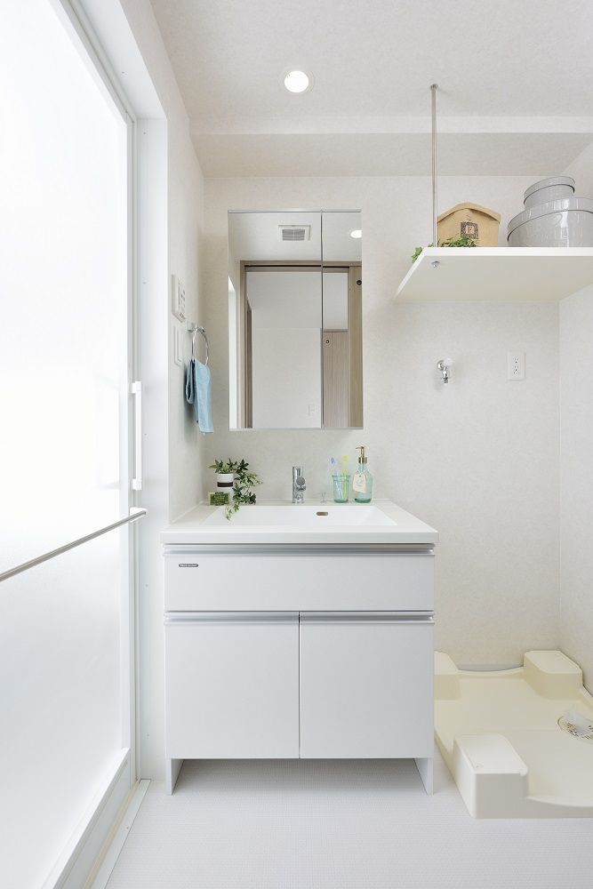 洗面設備　朝の支度にも助かる、独立の洗髪洗面化粧台