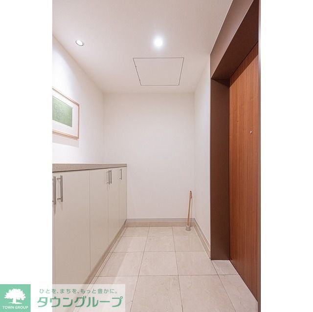 玄関　お問合せは(株)タウンハウジングレジデンス事業部までお問合…