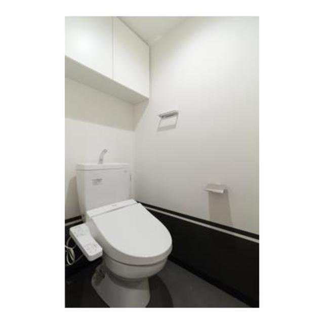 トイレ　※写真は同タイプ住戸です。