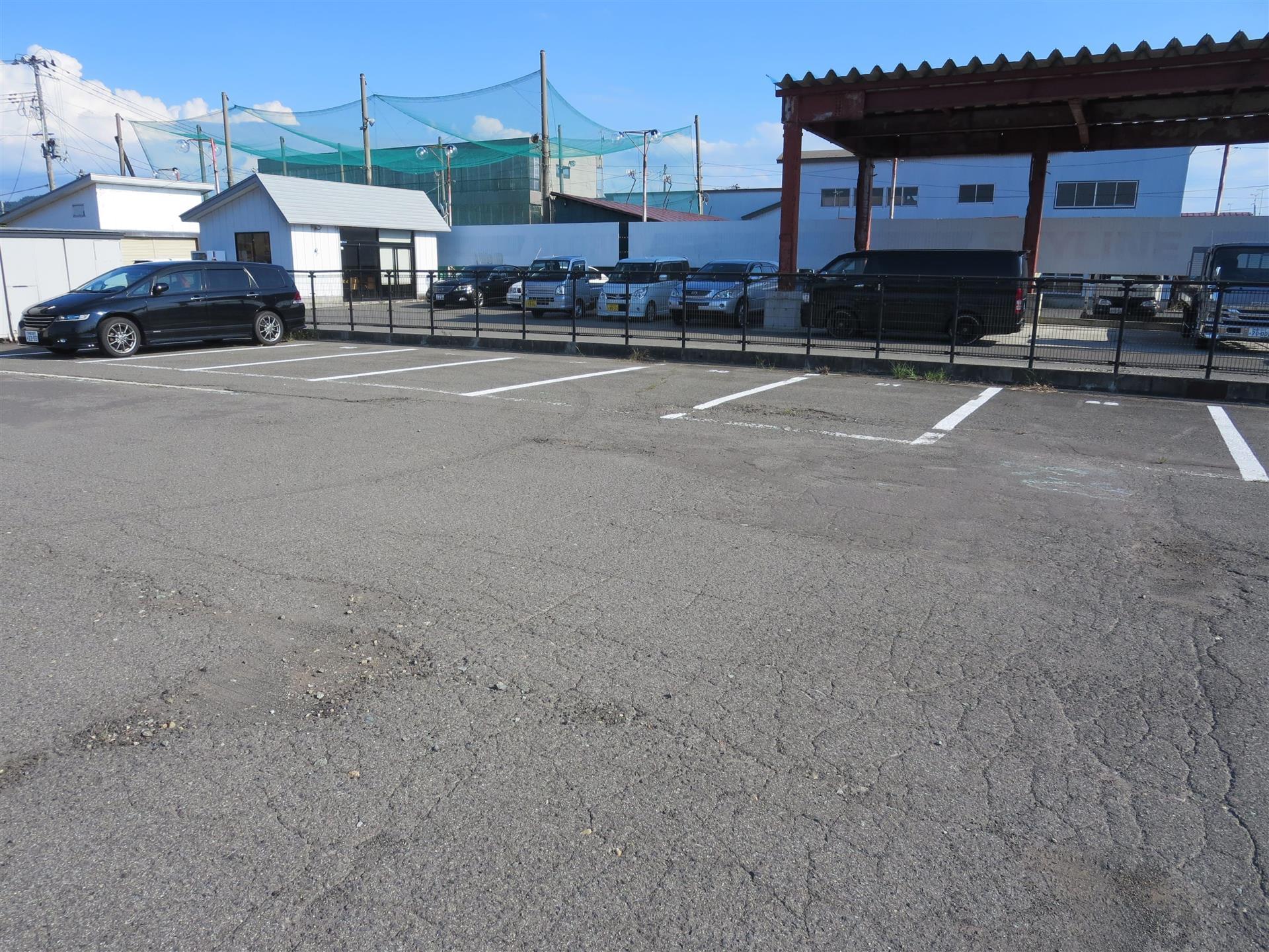 駐車場　駐車場