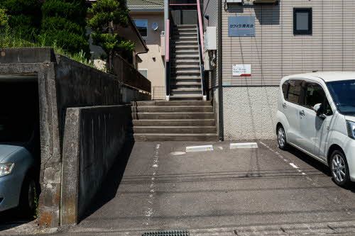 建物外観　駐車場