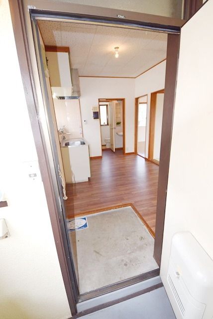 玄関　※同建物参考写真