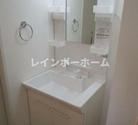 洗面設備　脱衣スペースもあります