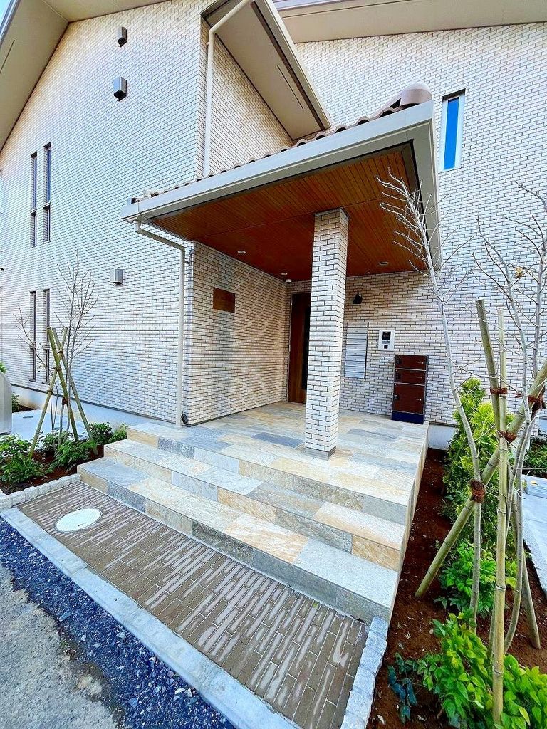 エントランス　庭