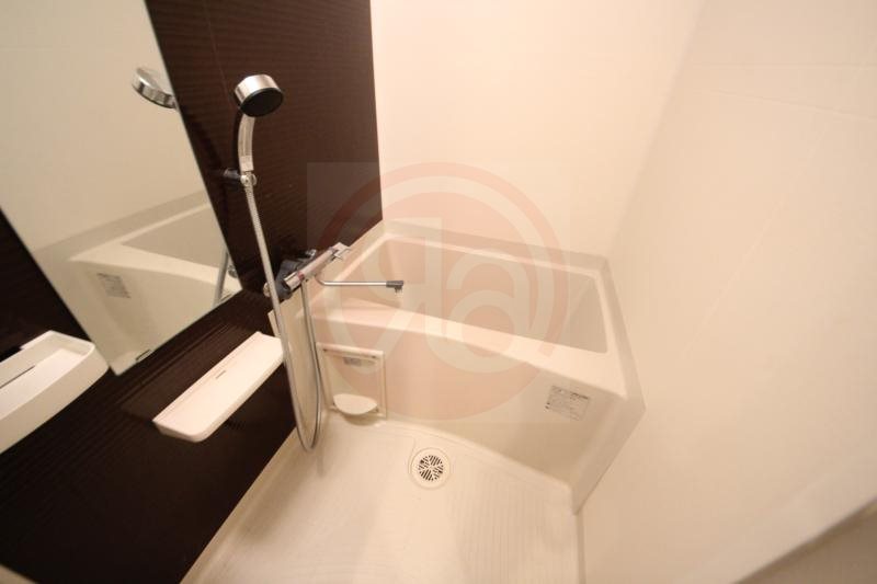 バス・シャワールーム　落ち着いた空間のお風呂です