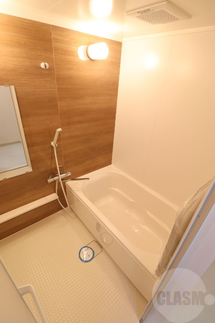 バス・シャワールーム　清潔感のあるバスルーム