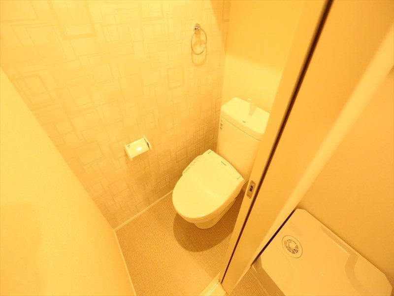 トイレ　温水洗浄暖房便座付トイレ　同仕様写真