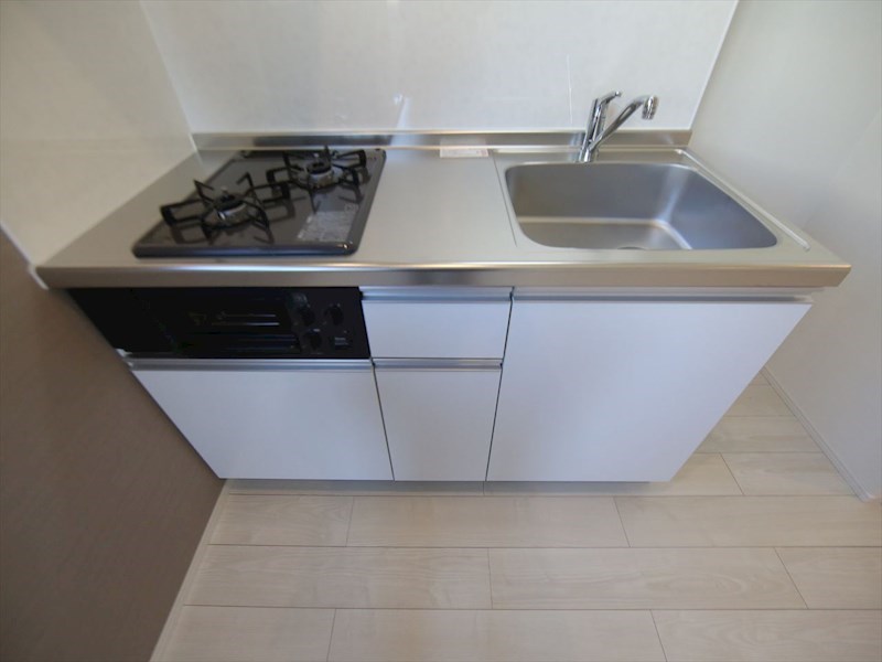 キッチン　システムキッチン（ガス2口コンロ・グリル付）　同仕様写真