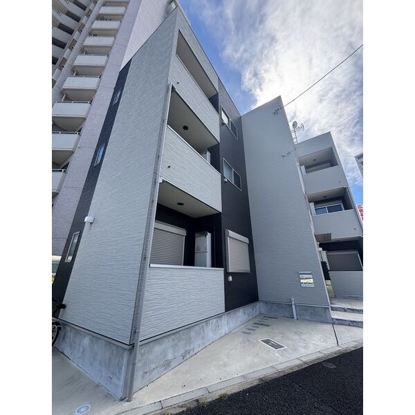 建物外観　外観　オートロック付　宅配ＢＯＸ有り　デザイナーズ