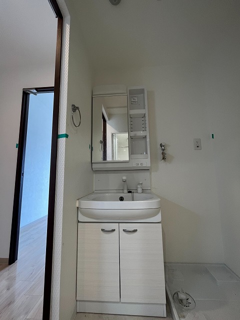 洗面設備　同物件、別号室のものです。