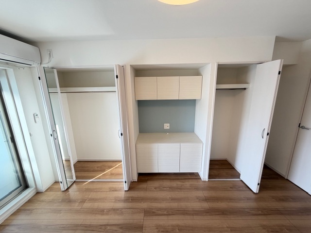収納　反転タイプの別部屋の写真となります
