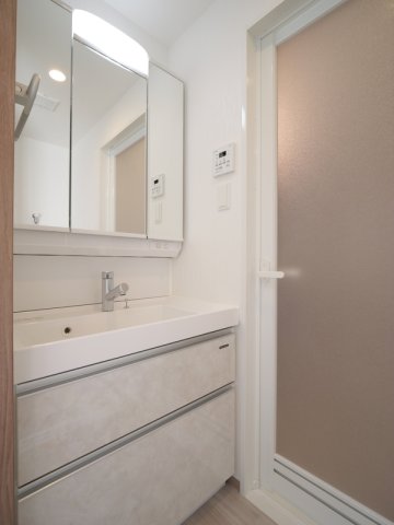 洗面設備　同一仕様写真