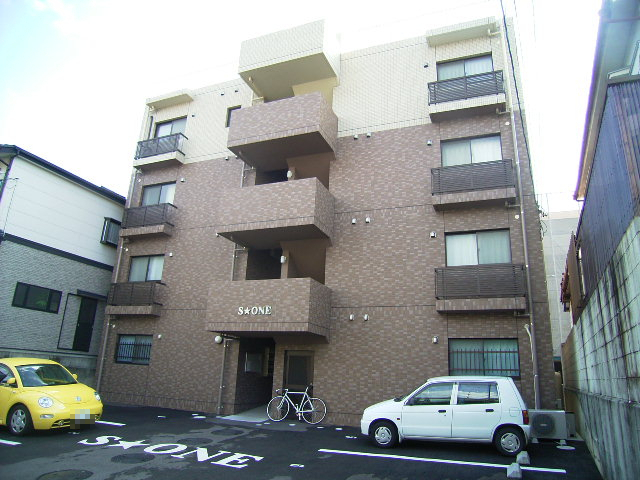 建物外観　2006年11月撮影