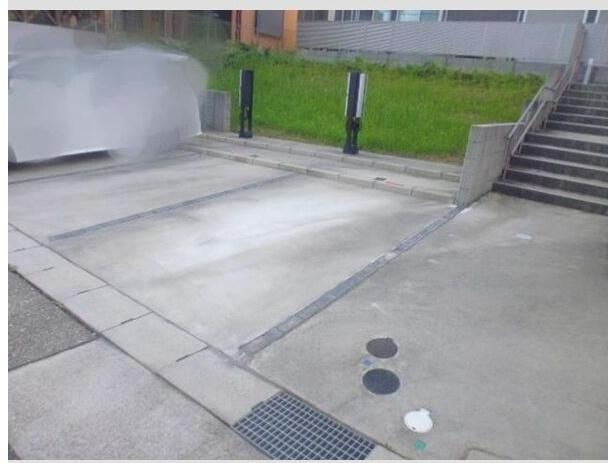 駐車場　駐車場