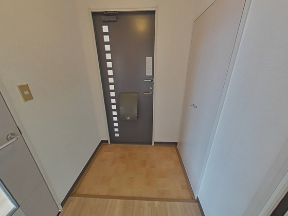 玄関　※別号室の写真です