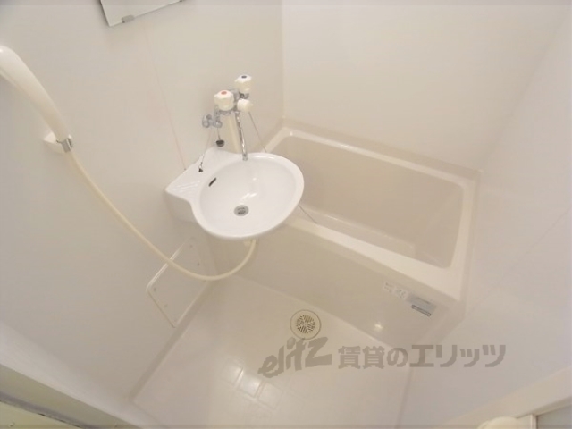 バス・シャワールーム　バス