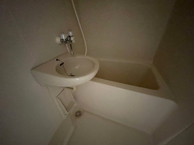 バス・シャワールーム　同物件別号室のものです。