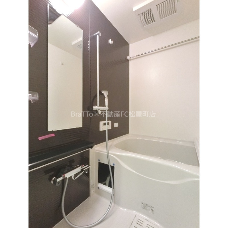 バス・シャワールーム　バス（浴室乾燥機・追い焚き機能付き）