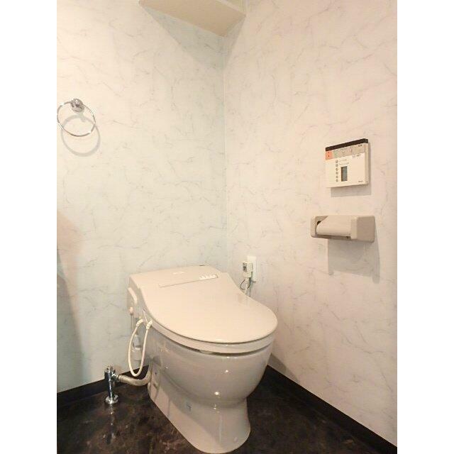 トイレ　シャワー付きトイレ！