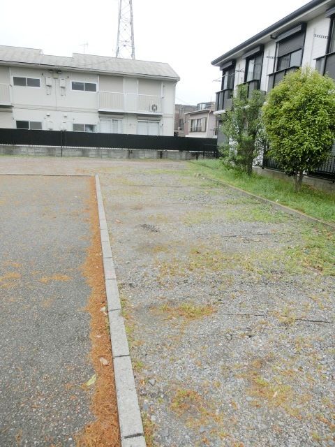 駐車場　敷地内に駐車場あります。