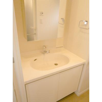 洗面設備　※別部屋の参考写真です。