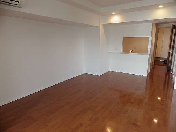 居室・リビング　※別部屋の参考写真です。