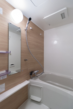 バス・シャワールーム　雨の日でも安心の浴室乾燥機付きです♪