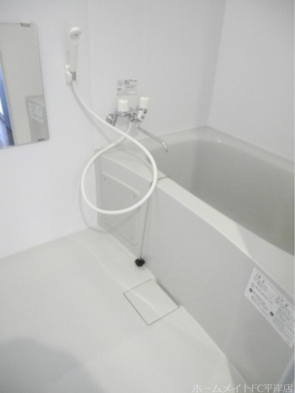 バス・シャワールーム　清潔感のある水廻りです☆