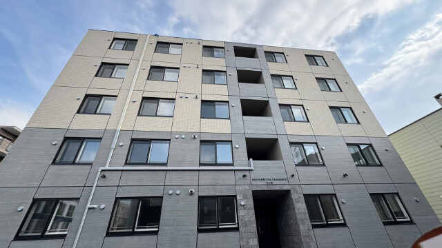 建物外観　５階建てＲＣ造♪