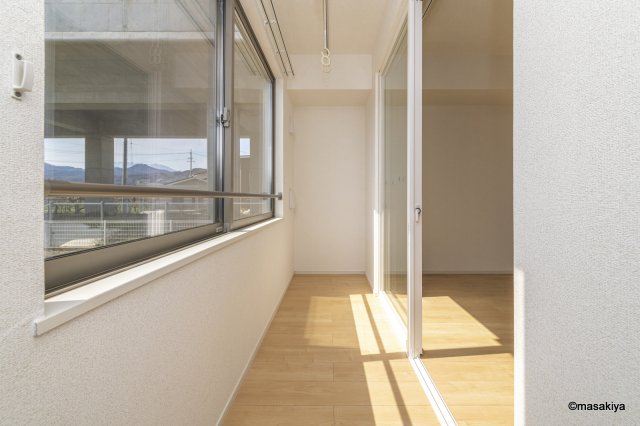 バルコニー　サンルーム付きのお部屋です。