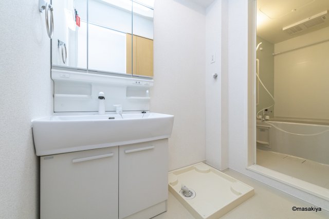 洗面設備　洗面・脱衣　シャンプードレッサー付きです。