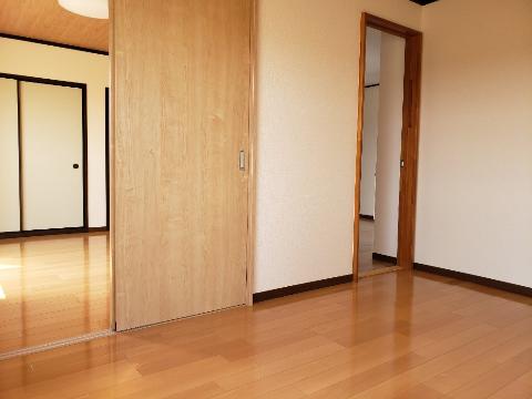 居室・リビング　室内
