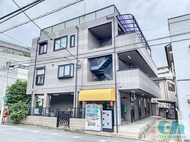 建物外観　複数路線が利用可能な立地です☆