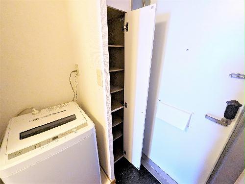 玄関　設備・仕様は号室により異なる為、現況を優先致します。