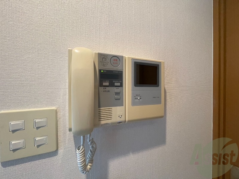 セキュリティ　ＴＶモニター付インターホンです。来客者の顔が見えるので安心！