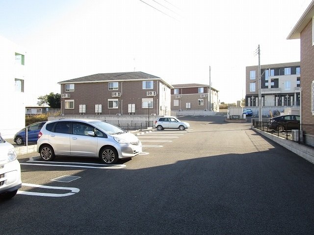 駐車場　駐車場に車を止められます