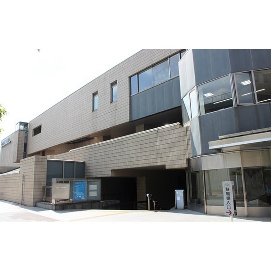 図書館　中野区立中央図書館（図書館）まで798m