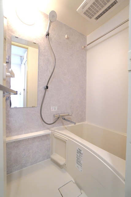 バス・シャワールーム　※写真は同タイプ住戸です。