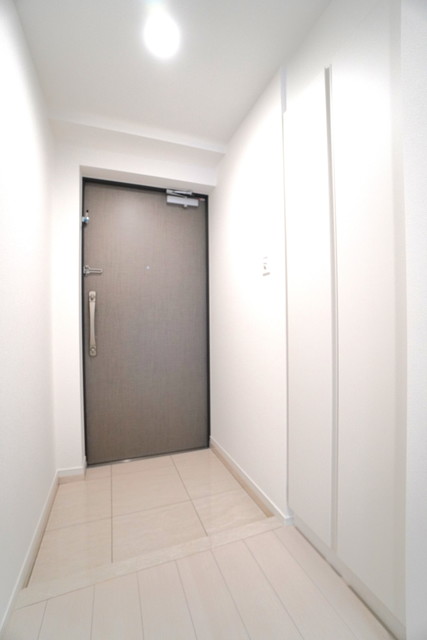 玄関　※写真は同タイプ住戸です。