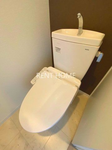 トイレ　ウォシュレット付き
