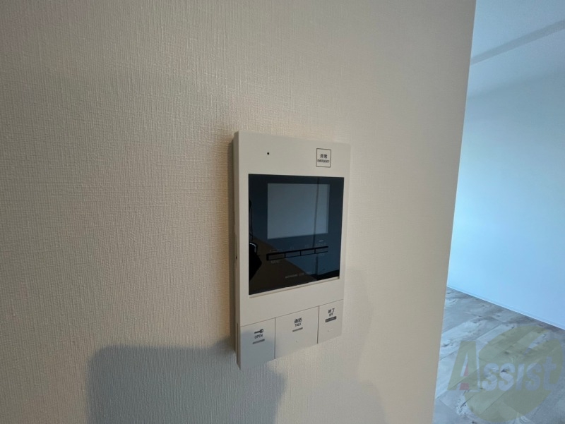 セキュリティ　ＴＶモニター付インターホンです。来客者の顔が見えるので安心！