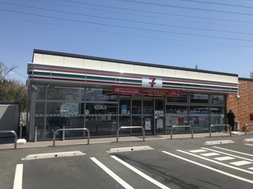 コンビニ　セブンイレブン 小諸三岡店（コンビニ）まで738m