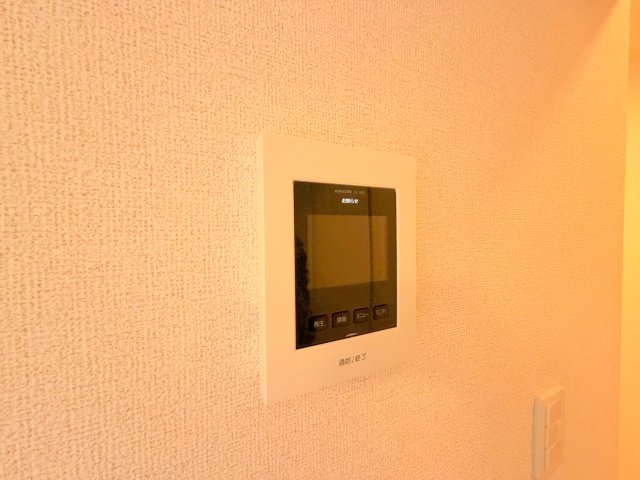セキュリティ　TVモニターホンで来客が誰か確認してから開けて下さいね