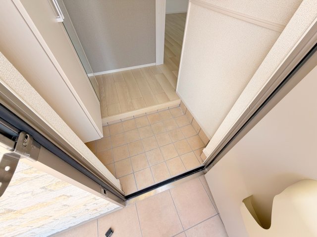 玄関　落ち着いたおしゃれな玄関です。