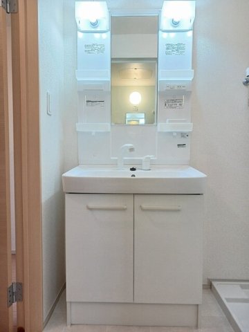 洗面設備　コンパクトで使いやすい洗面所