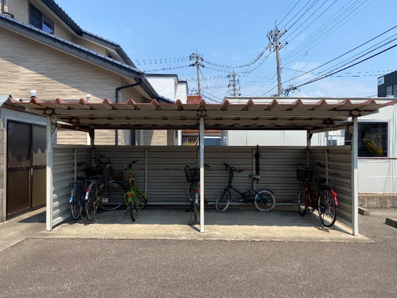 その他共有部分　屋根付き駐輪場