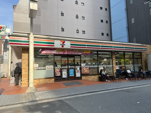 コンビニ　セブンイレブン 大阪道修町1丁目店（コンビニ）まで180m